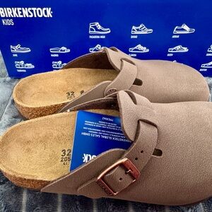 Birkenstock Kids Taupe Clogs with Buckle (Boston Style)